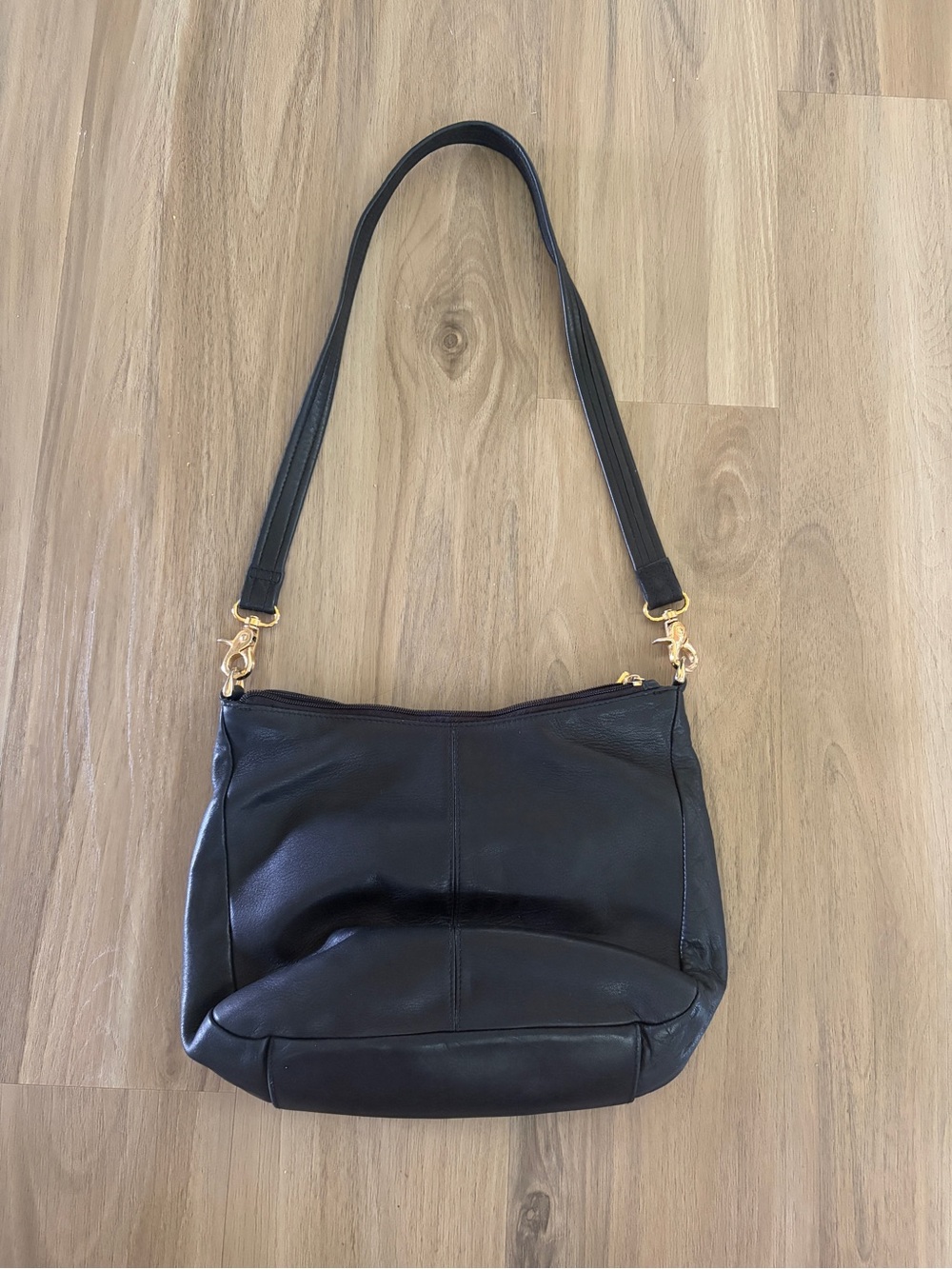 Vintage Tignanello black leather shoulder bag. The Softest slouchy leather!